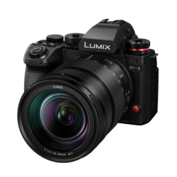 Panasonic Lumix DC-S1R II Kit 24-105mm Vollformat  44,3 Megapixel  Full HD